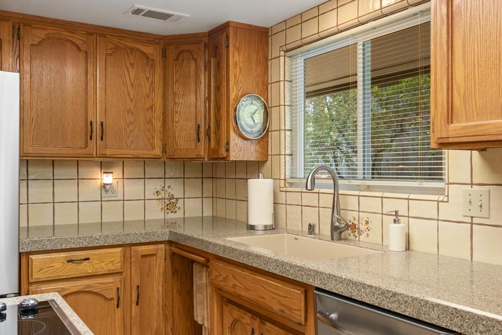 Detail Gallery Image 28 of 88 For 1662 Stonecrest Rd, Placerville,  CA 95667 - 4 Beds | 3/1 Baths