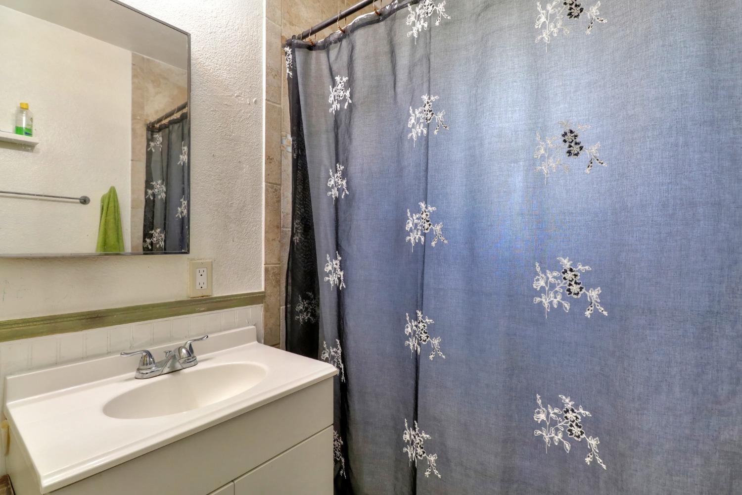 Detail Gallery Image 32 of 45 For 1013 Frienza Ave, Sacramento,  CA 95815 - 3 Beds | 1 Baths