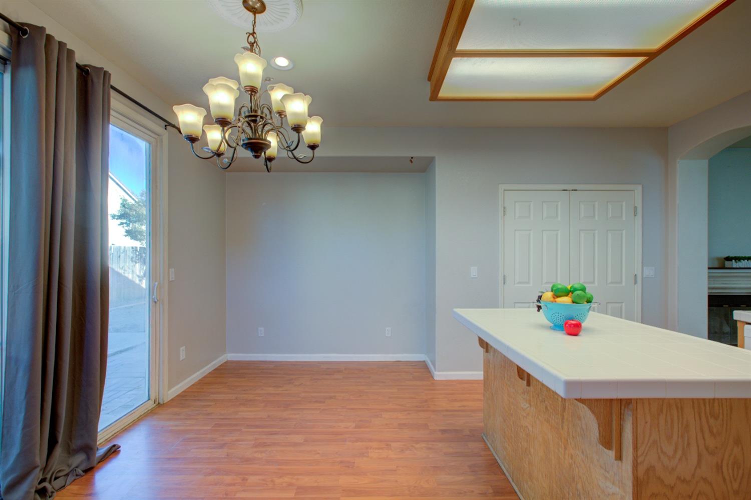 Detail Gallery Image 28 of 55 For 1517 Swallow Tail Ln, Manteca,  CA 95337 - 4 Beds | 2 Baths