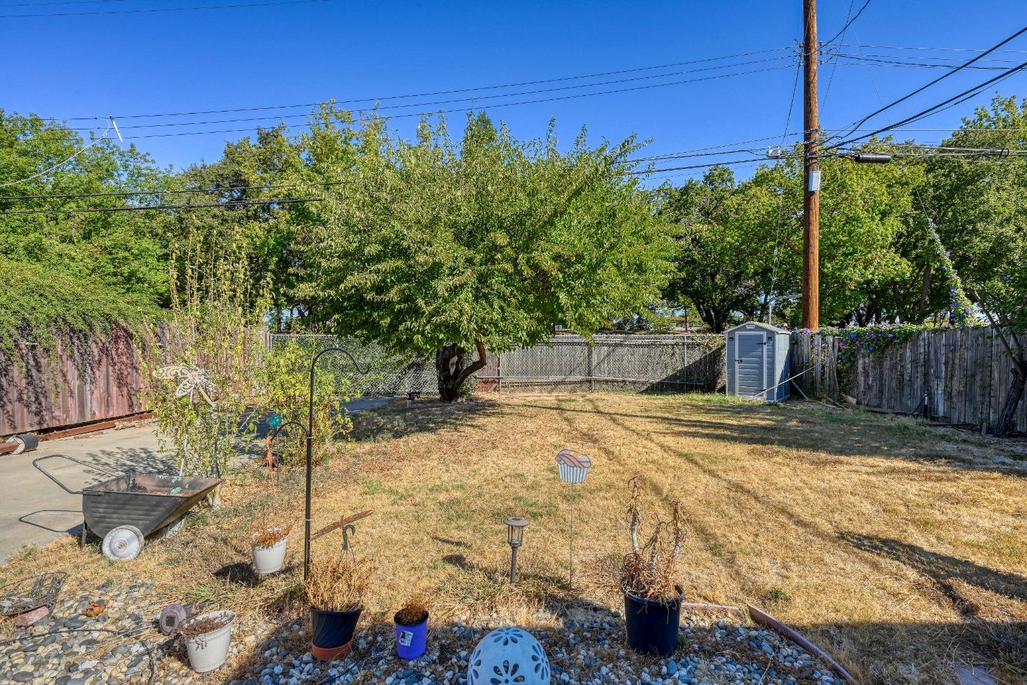 Detail Gallery Image 19 of 34 For 1501 London St, Sacramento,  CA 95822 - 2 Beds | 1 Baths