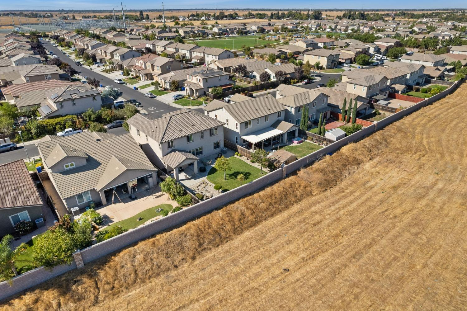 Detail Gallery Image 38 of 39 For 4892 Tusk Way, Elk Grove,  CA 95757 - 5 Beds | 3/1 Baths