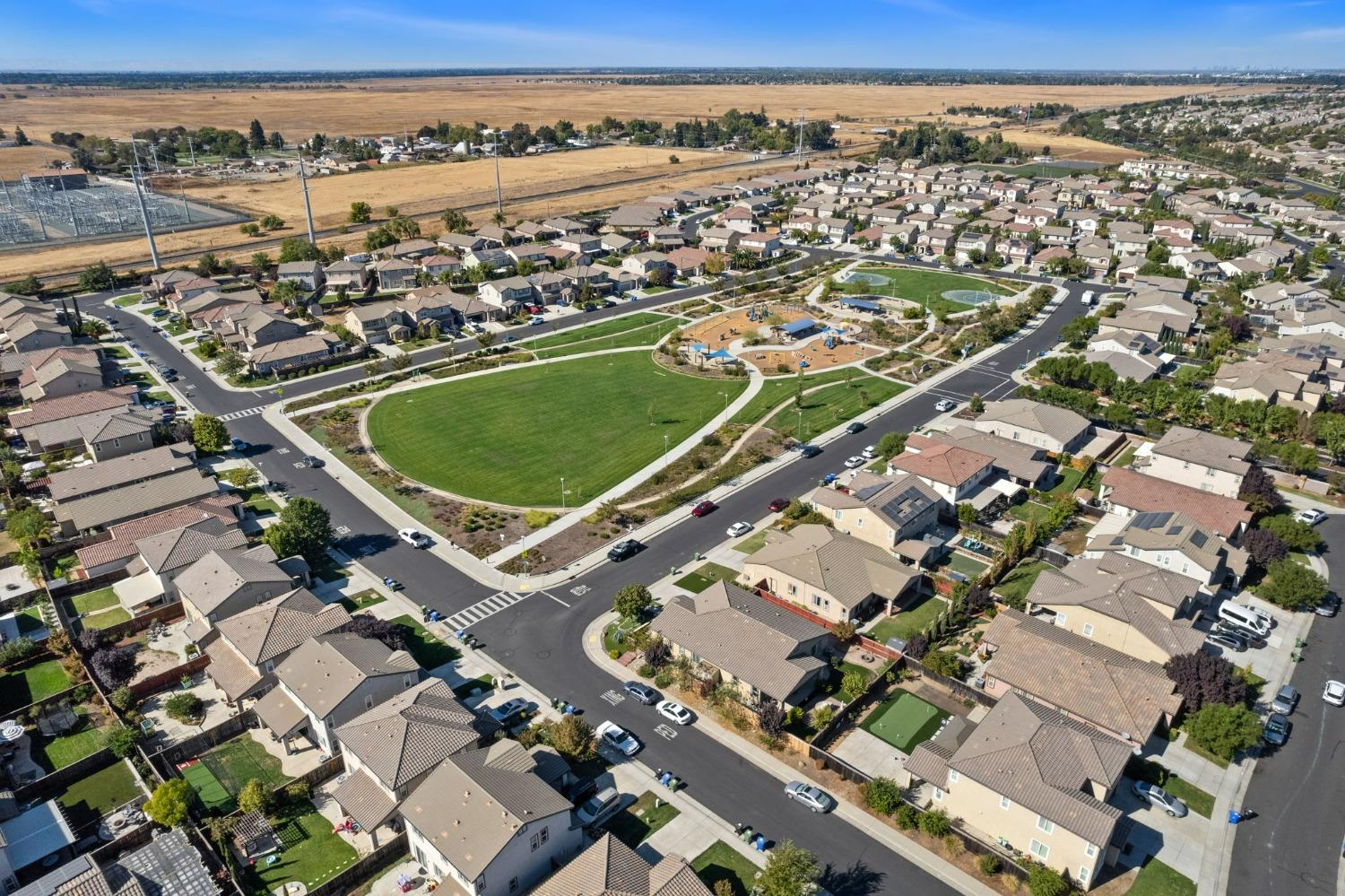 Detail Gallery Image 39 of 39 For 4892 Tusk Way, Elk Grove,  CA 95757 - 5 Beds | 3/1 Baths