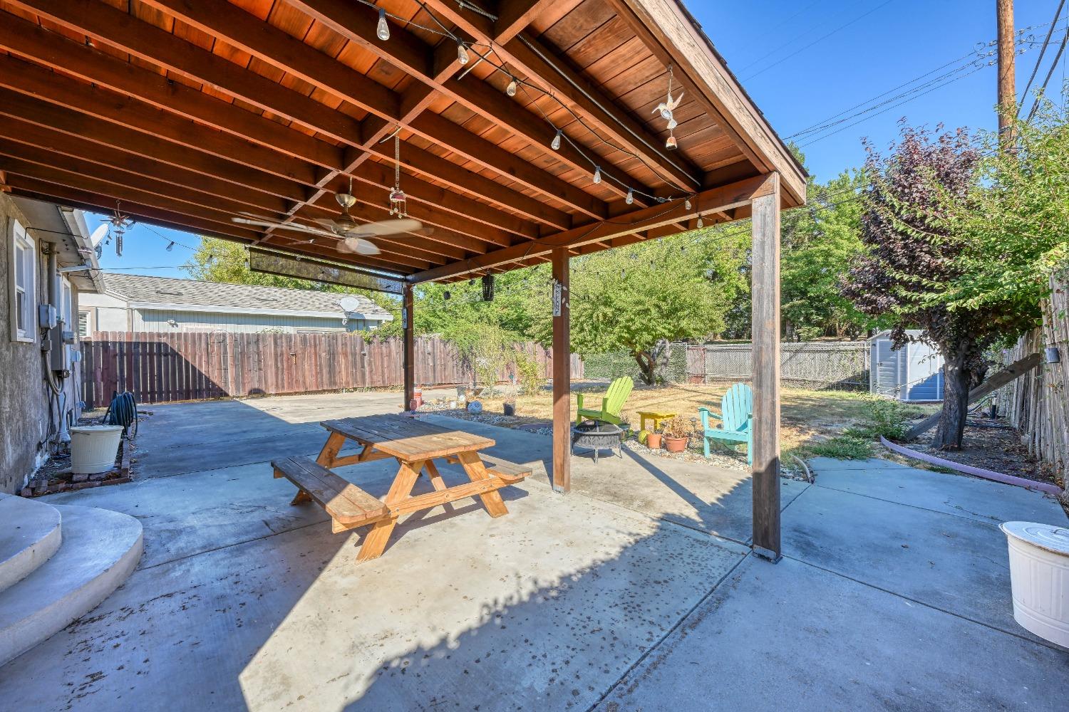 Detail Gallery Image 22 of 34 For 1501 London St, Sacramento,  CA 95822 - 2 Beds | 1 Baths