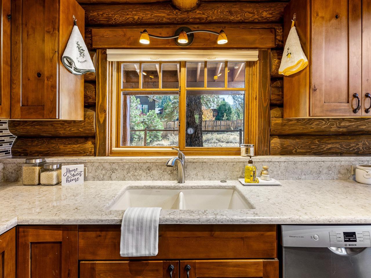 Detail Gallery Image 7 of 53 For 16175 Lance Dr, Truckee,  CA 96161 - 3 Beds | 2 Baths