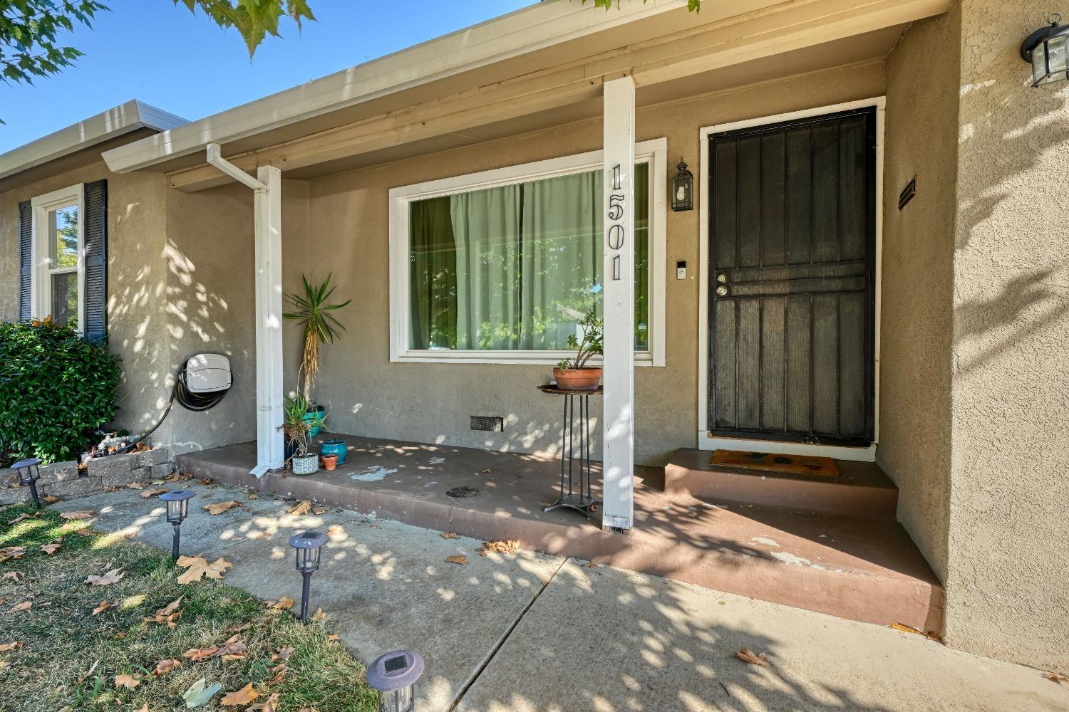 Detail Gallery Image 34 of 34 For 1501 London St, Sacramento,  CA 95822 - 2 Beds | 1 Baths