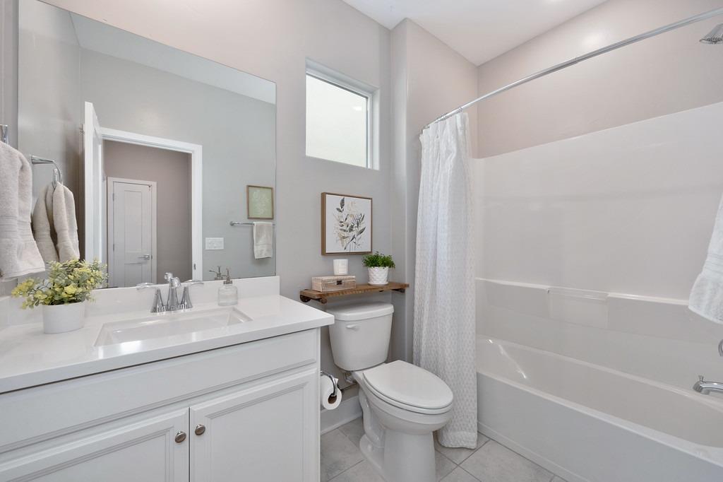 Detail Gallery Image 39 of 87 For 157 Fischbacher St, Sacramento,  CA 95816 - 3 Beds | 2/1 Baths