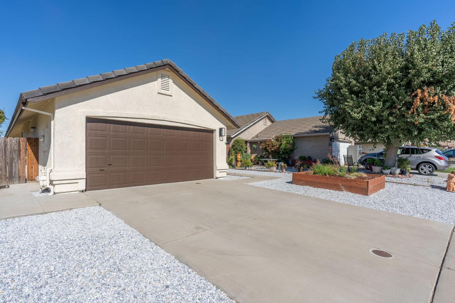 Detail Gallery Image 2 of 27 For 1110 San Miguel St, Escalon,  CA 95320 - 4 Beds | 2 Baths