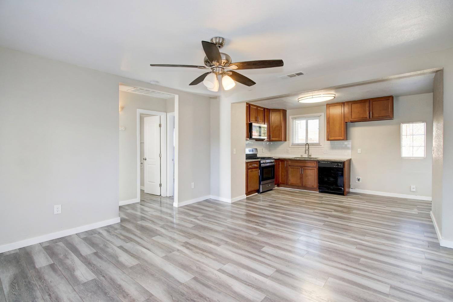 Detail Gallery Image 9 of 38 For 845 Price Ct, Sacramento,  CA 95815 - 2 Beds | 1 Baths