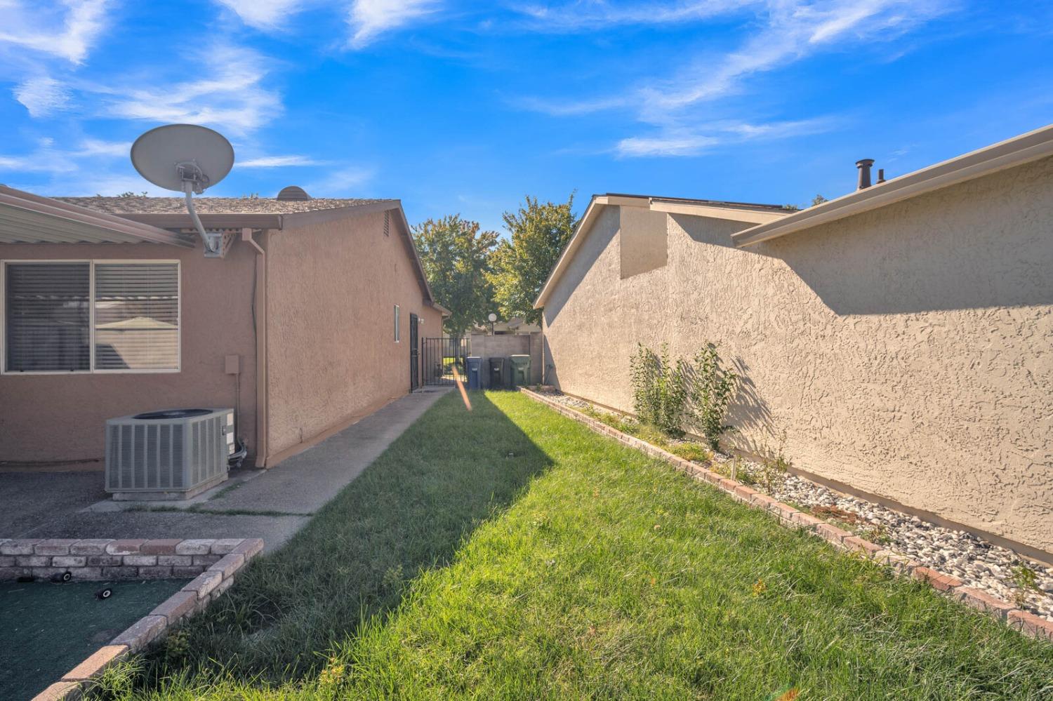 Detail Gallery Image 32 of 34 For 7409 Sunmill Ln, Sacramento,  CA 95828 - 2 Beds | 2 Baths