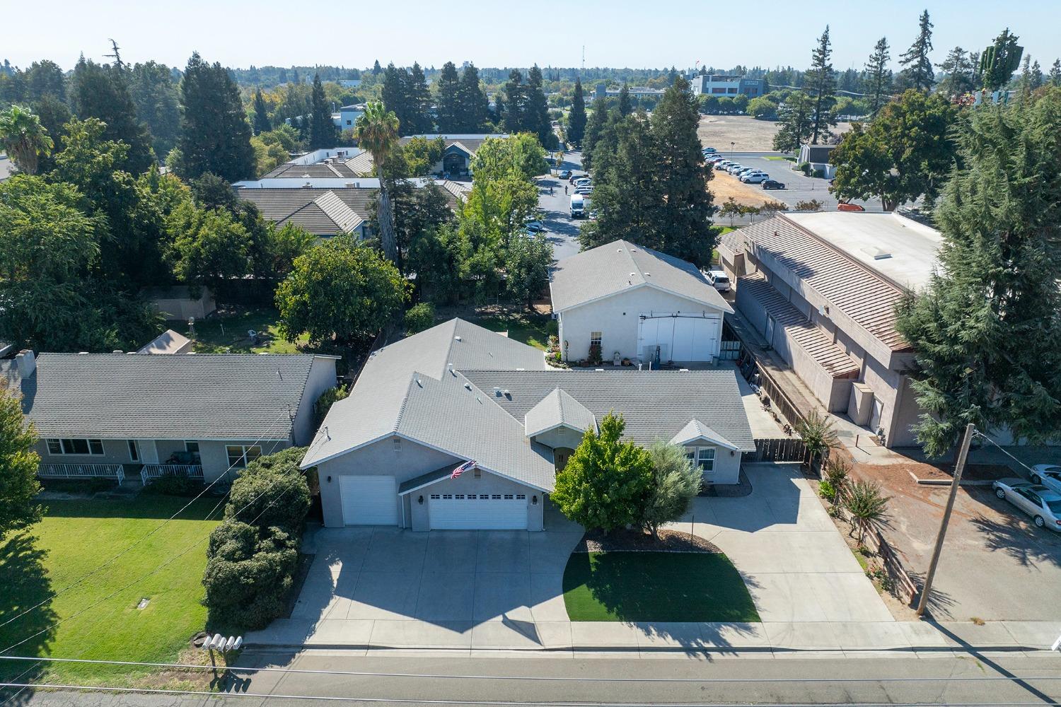 Detail Gallery Image 2 of 49 For 940 E Minnesota Ave, Turlock,  CA 95382 - 3 Beds | 3/1 Baths