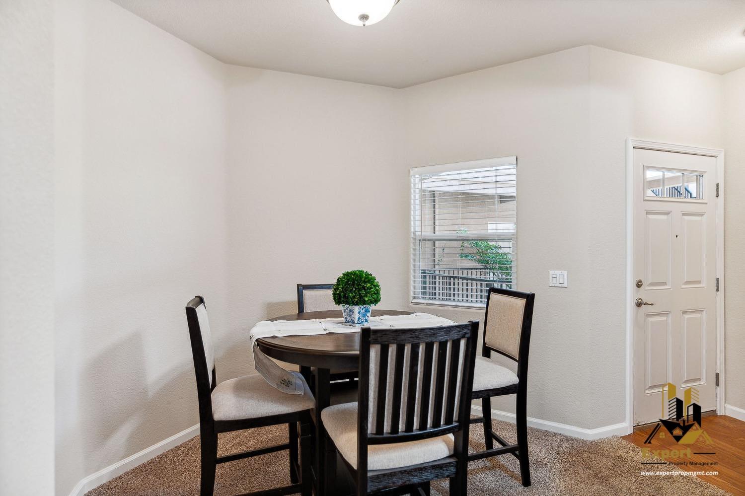 Detail Gallery Image 3 of 27 For 900 Moon Cir #922,  Folsom,  CA 95630 - 2 Beds | 2 Baths