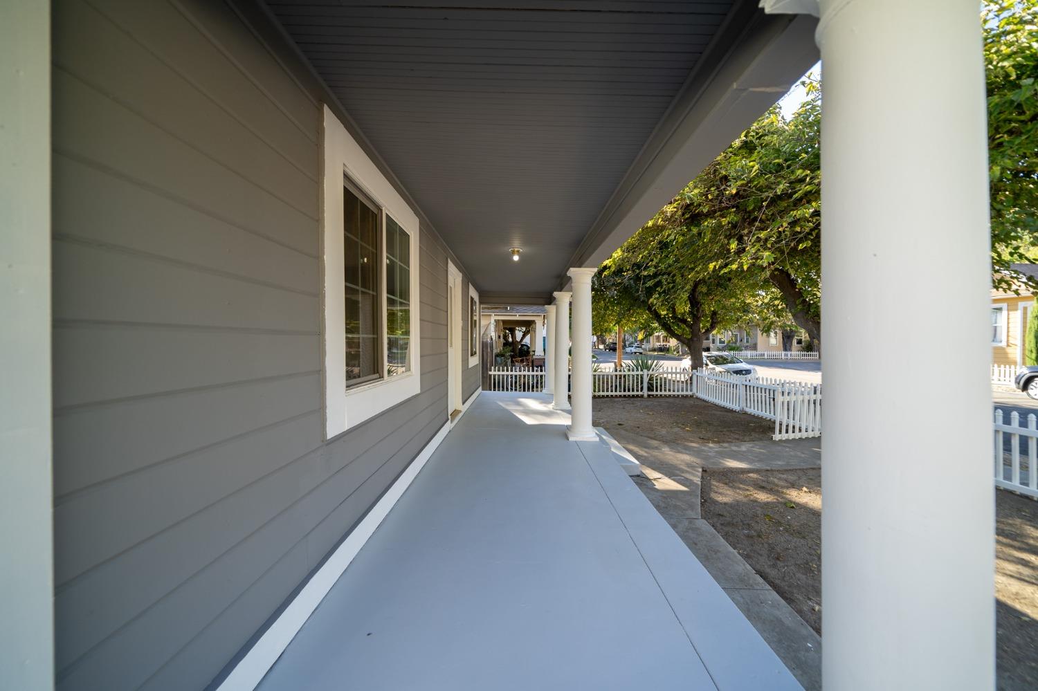 Detail Gallery Image 5 of 28 For 108 E 8th St, Tracy,  CA 95376 - 2 Beds | 1 Baths