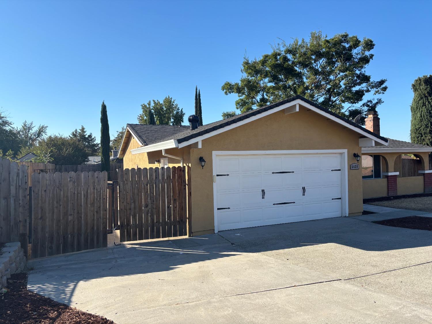 Detail Gallery Image 2 of 20 For 6629 Pacheco Way, Citrus Heights,  CA 95610 - 4 Beds | 2 Baths