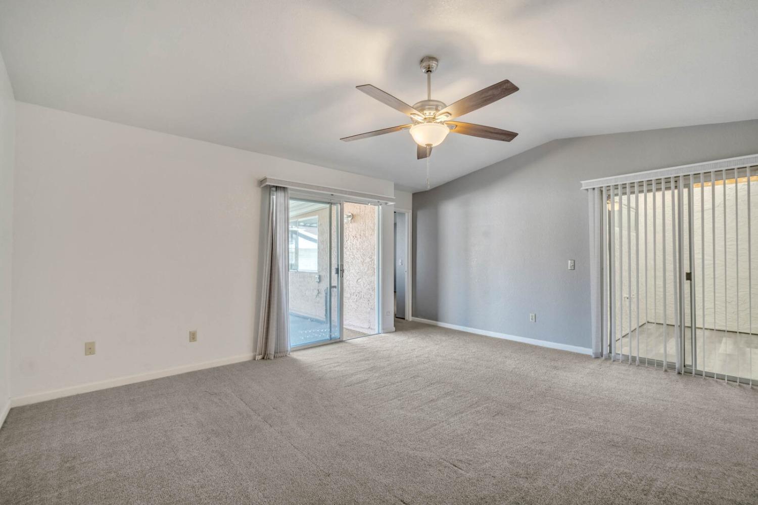 Detail Gallery Image 3 of 34 For 7409 Sunmill Ln, Sacramento,  CA 95828 - 2 Beds | 2 Baths