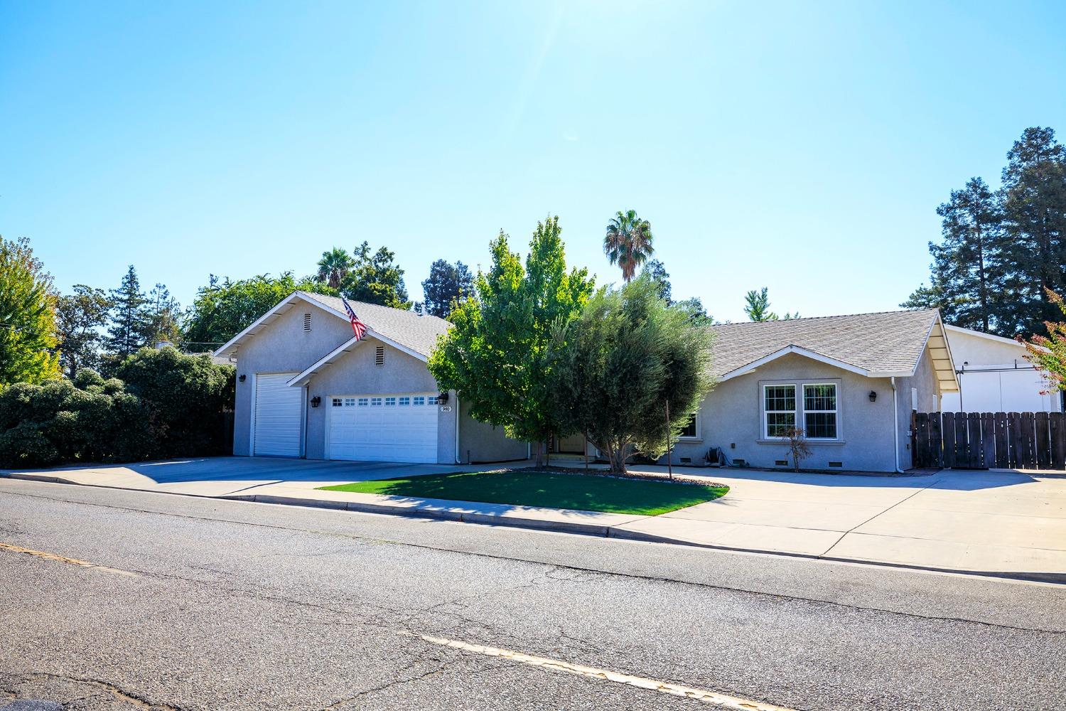 Detail Gallery Image 1 of 49 For 940 E Minnesota Ave, Turlock,  CA 95382 - 3 Beds | 3/1 Baths