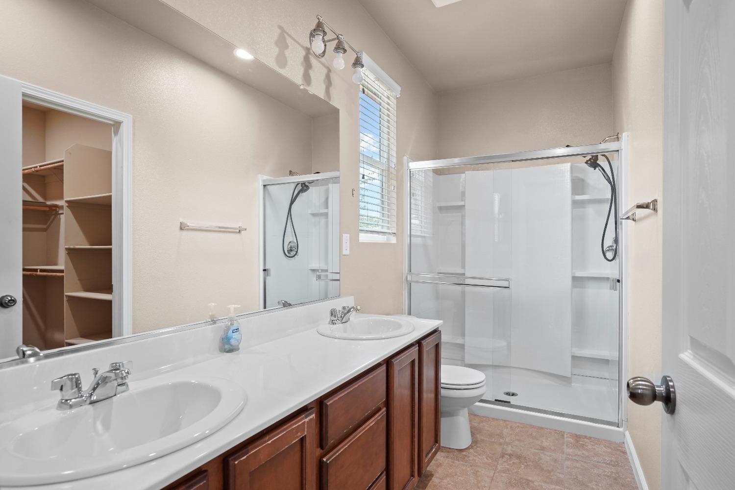 Detail Gallery Image 8 of 23 For 3057 Morley Ln, Roseville,  CA 95747 - 3 Beds | 2 Baths