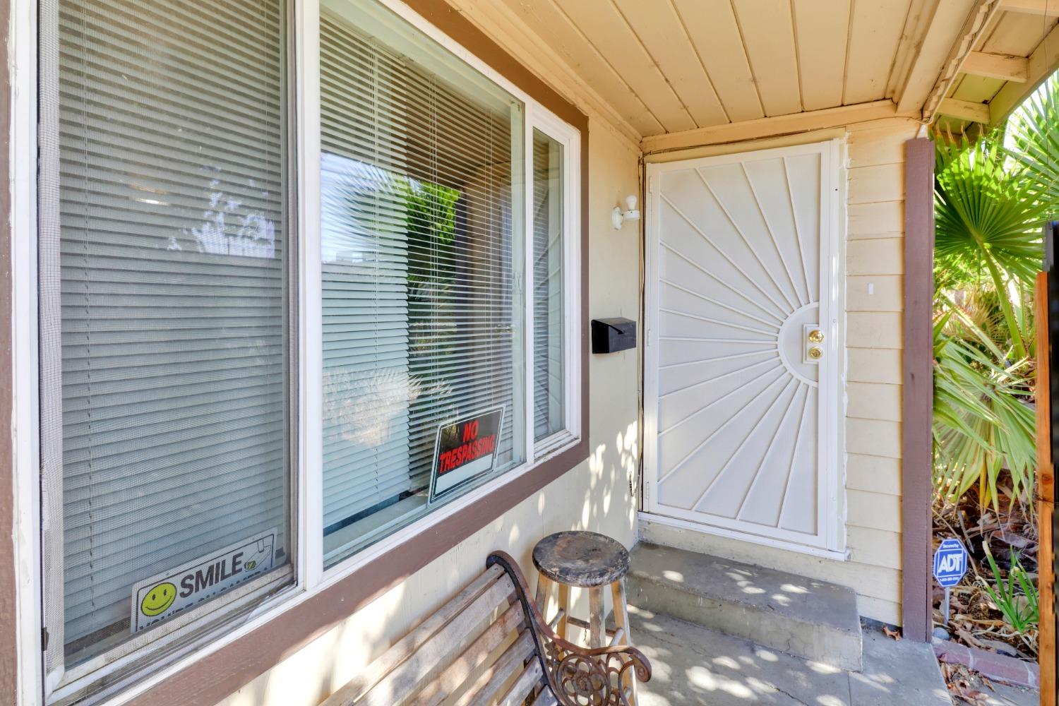 Detail Gallery Image 7 of 45 For 1013 Frienza Ave, Sacramento,  CA 95815 - 3 Beds | 1 Baths