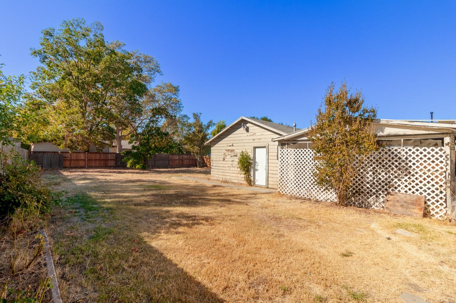 Detail Gallery Image 19 of 19 For 2651 Norwood Ave, Sacramento,  CA 95815 - 2 Beds | 1 Baths