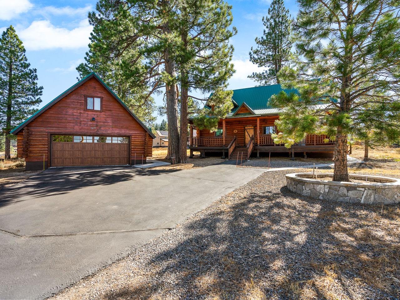 Detail Gallery Image 1 of 53 For 16175 Lance Dr, Truckee,  CA 96161 - 3 Beds | 2 Baths