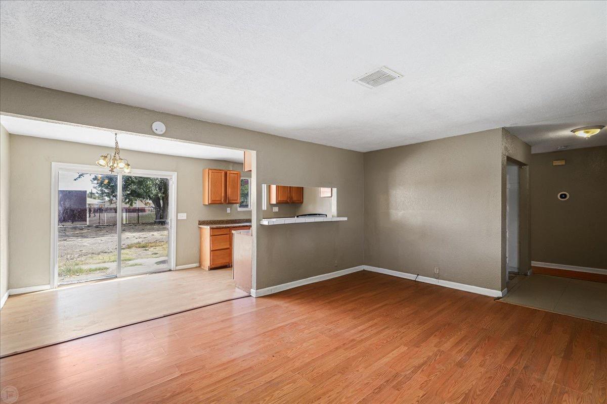 Detail Gallery Image 9 of 29 For 3422 Anne St, Stockton,  CA 95206 - 3 Beds | 1/1 Baths