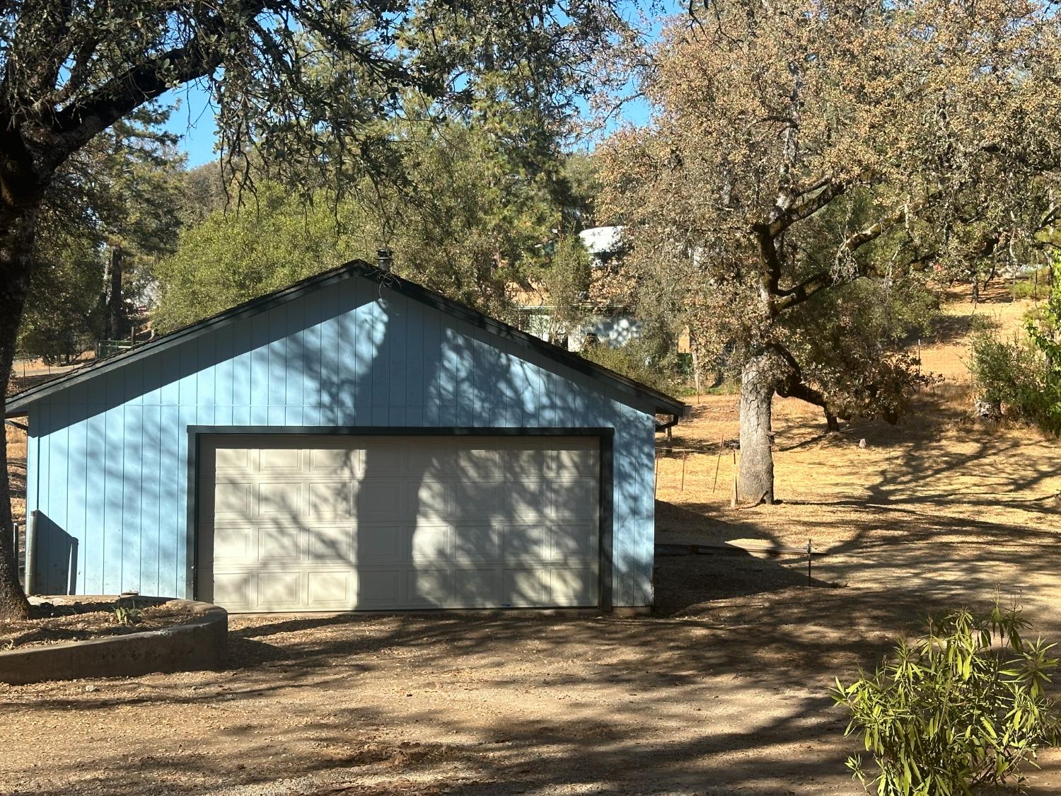 Detail Gallery Image 1 of 28 For 5545 Hollow Oak Ct, Garden Valley,  CA 95633 - 3 Beds | 2 Baths