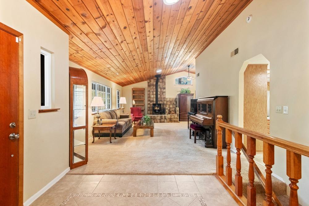 Detail Gallery Image 11 of 88 For 1662 Stonecrest Rd, Placerville,  CA 95667 - 4 Beds | 3/1 Baths