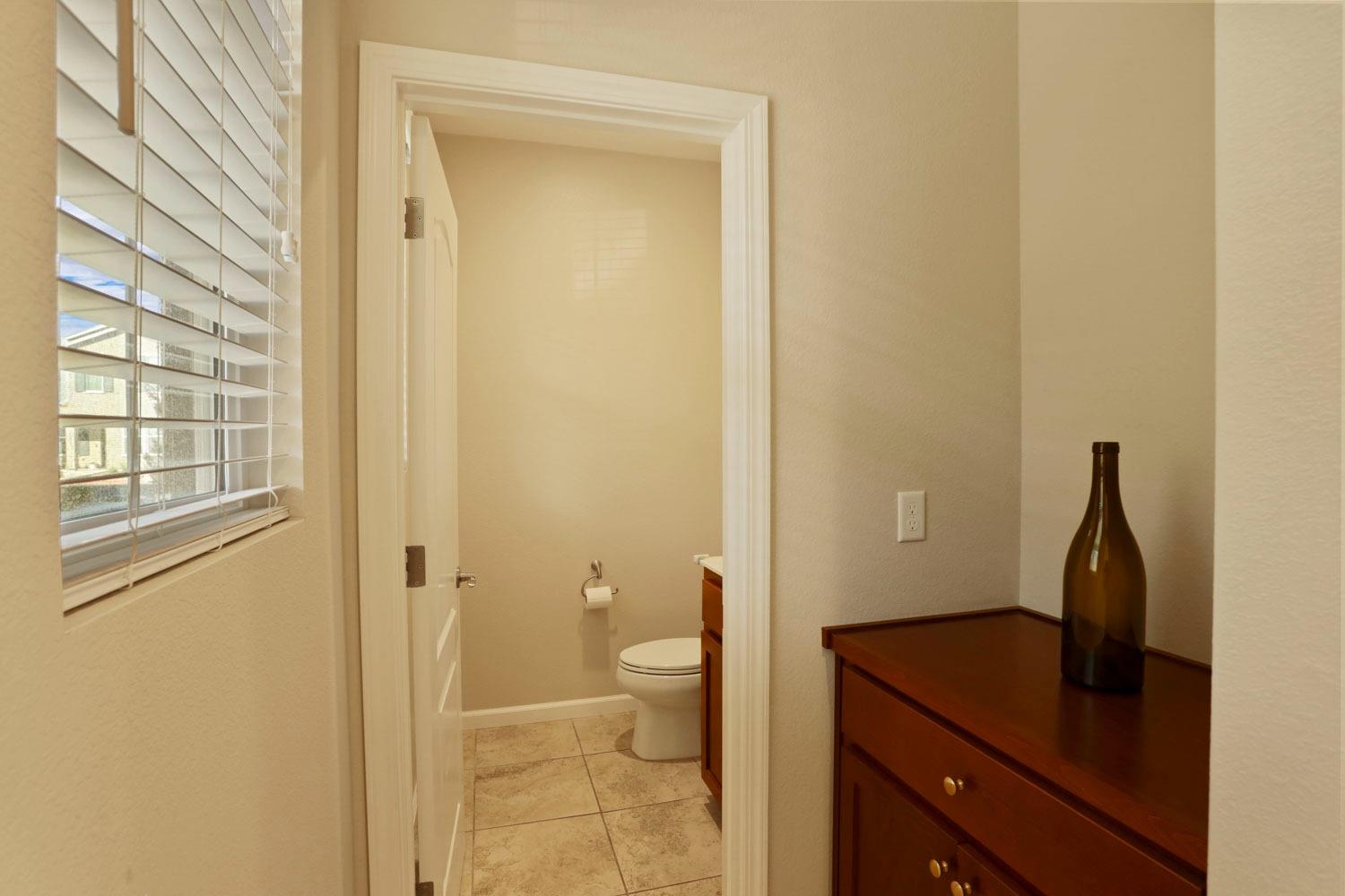 Detail Gallery Image 6 of 39 For 2242 Province Pl, Hughson,  CA 95326 - 3 Beds | 2/1 Baths