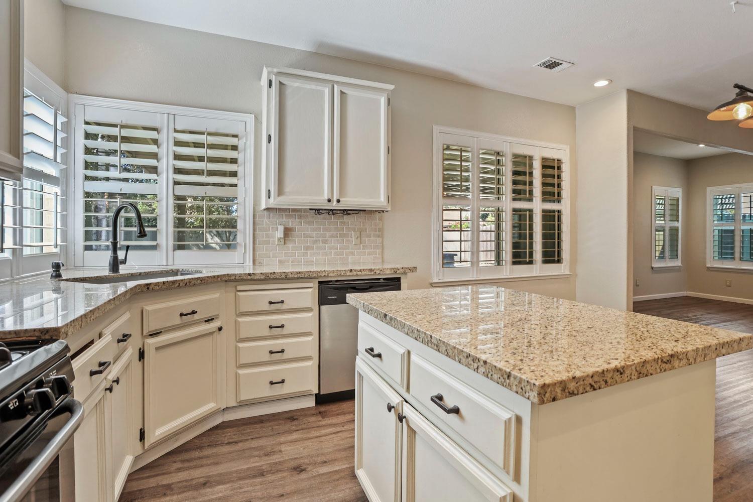 Detail Gallery Image 19 of 44 For 10834 Pleasant Valley Cir, Stockton,  CA 95209 - 3 Beds | 2/1 Baths