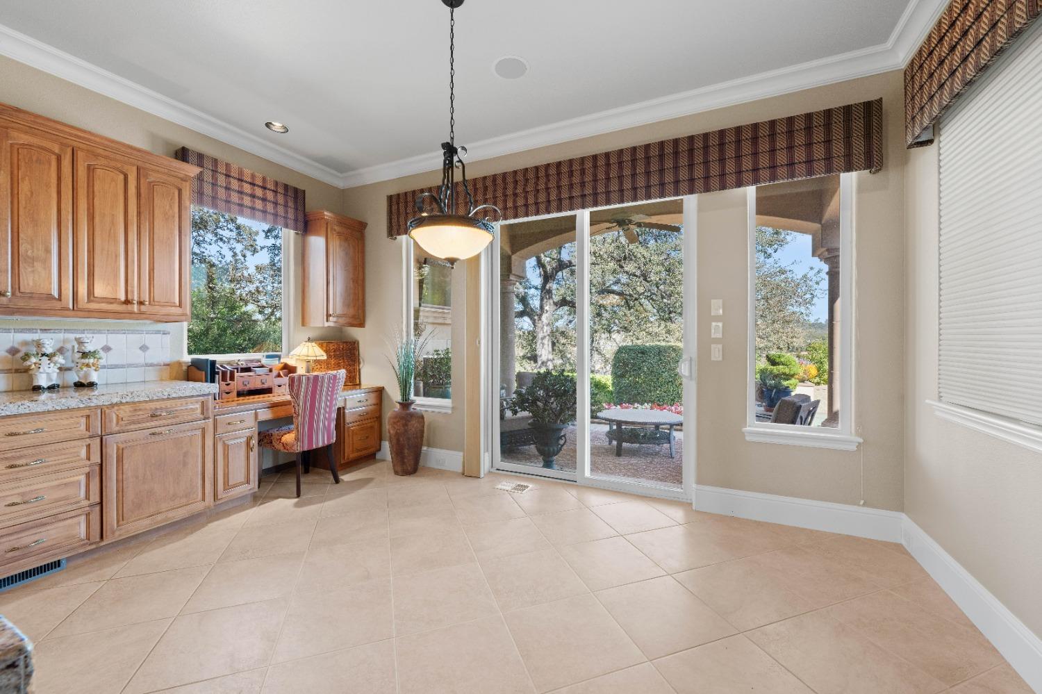 Detail Gallery Image 23 of 69 For 5531 Sur Mer Dr, El Dorado Hills,  CA 95762 - 4 Beds | 3/1 Baths