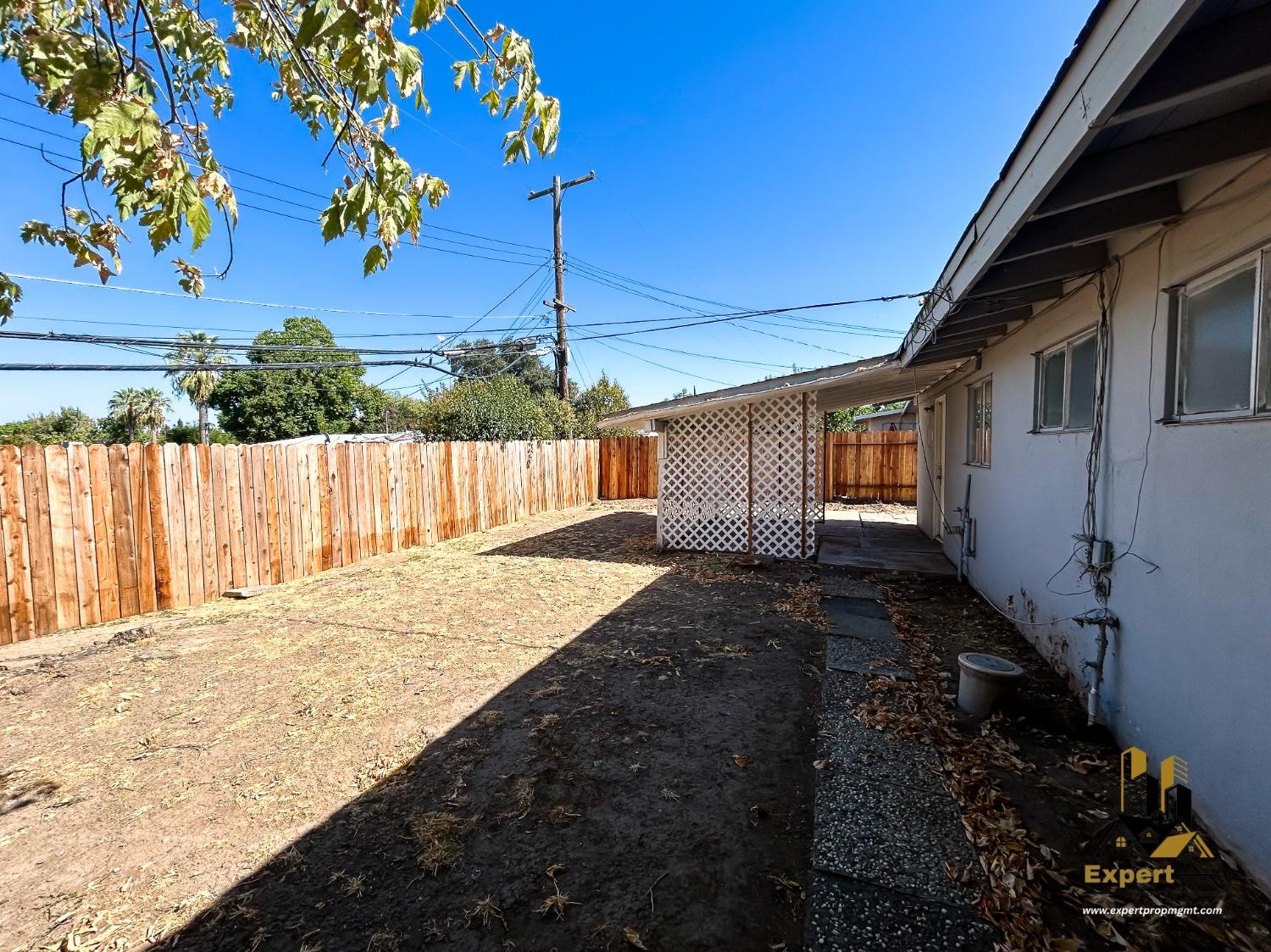 Detail Gallery Image 11 of 13 For 6404 Stoneman Dr, North Highlands,  CA 95660 - 4 Beds | 2 Baths