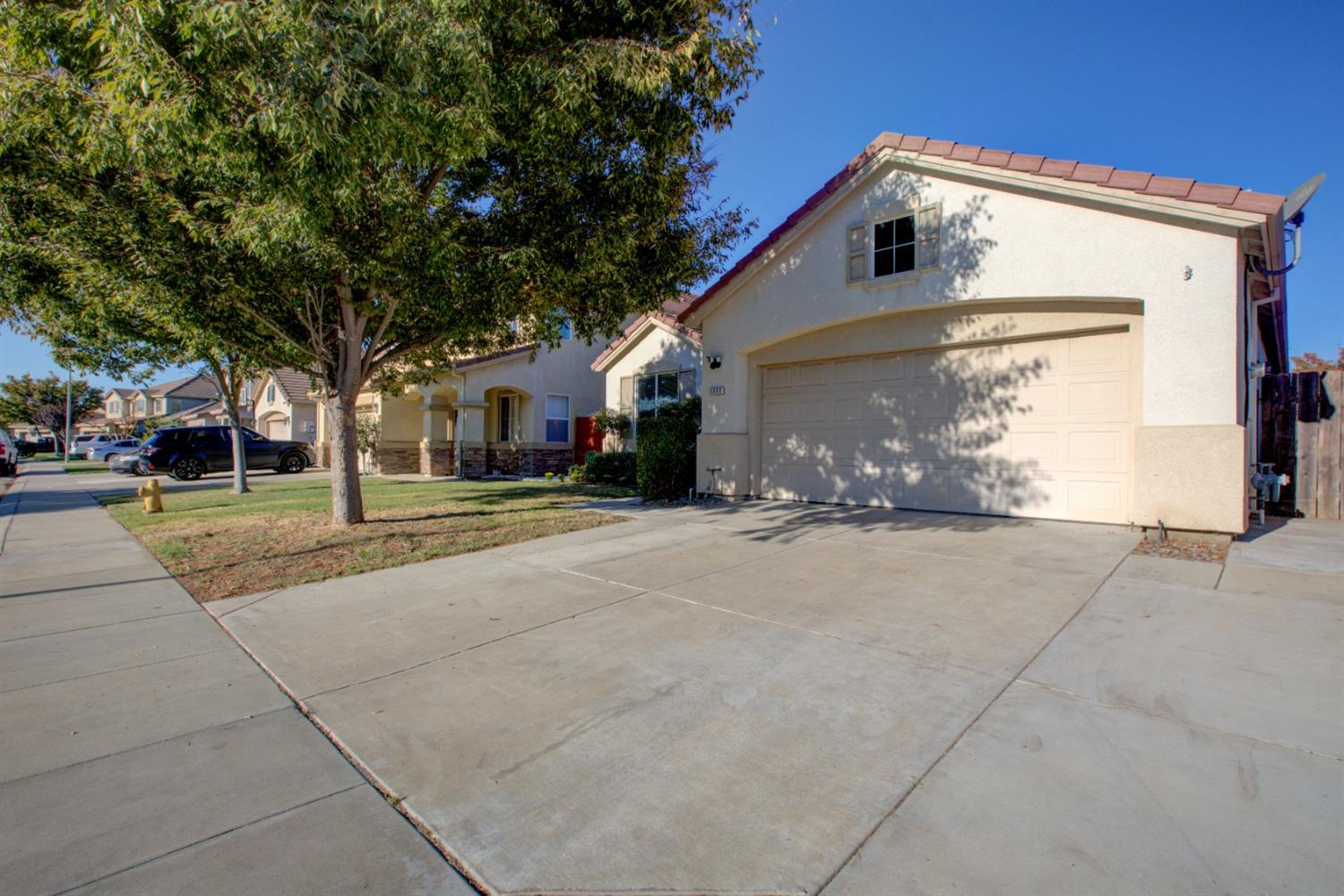 Detail Gallery Image 2 of 55 For 1517 Swallow Tail Ln, Manteca,  CA 95337 - 4 Beds | 2 Baths