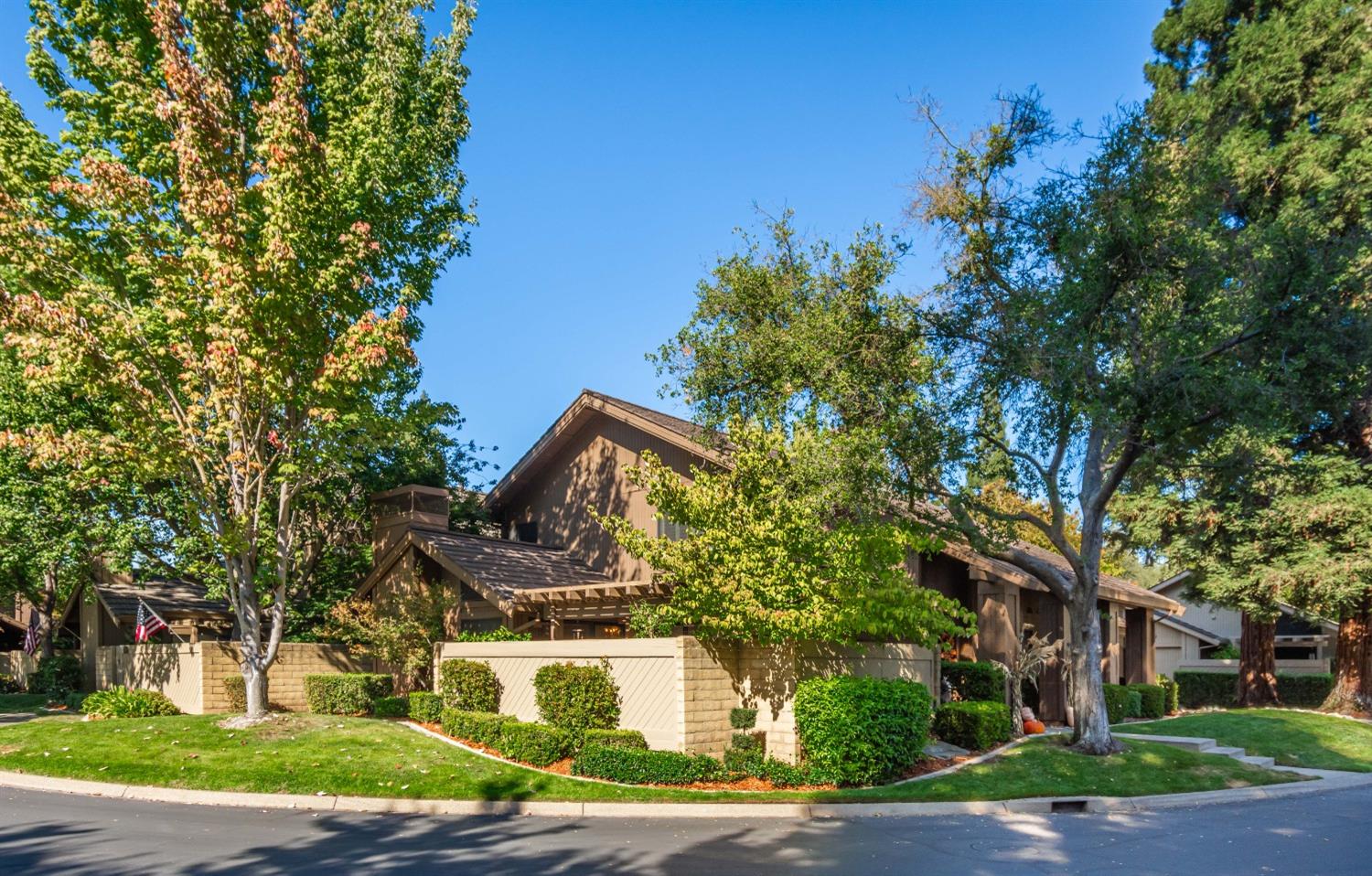 Detail Gallery Image 2 of 44 For 1816 Discovery Village Ln, Gold River,  CA 95670 - 4 Beds | 2/1 Baths