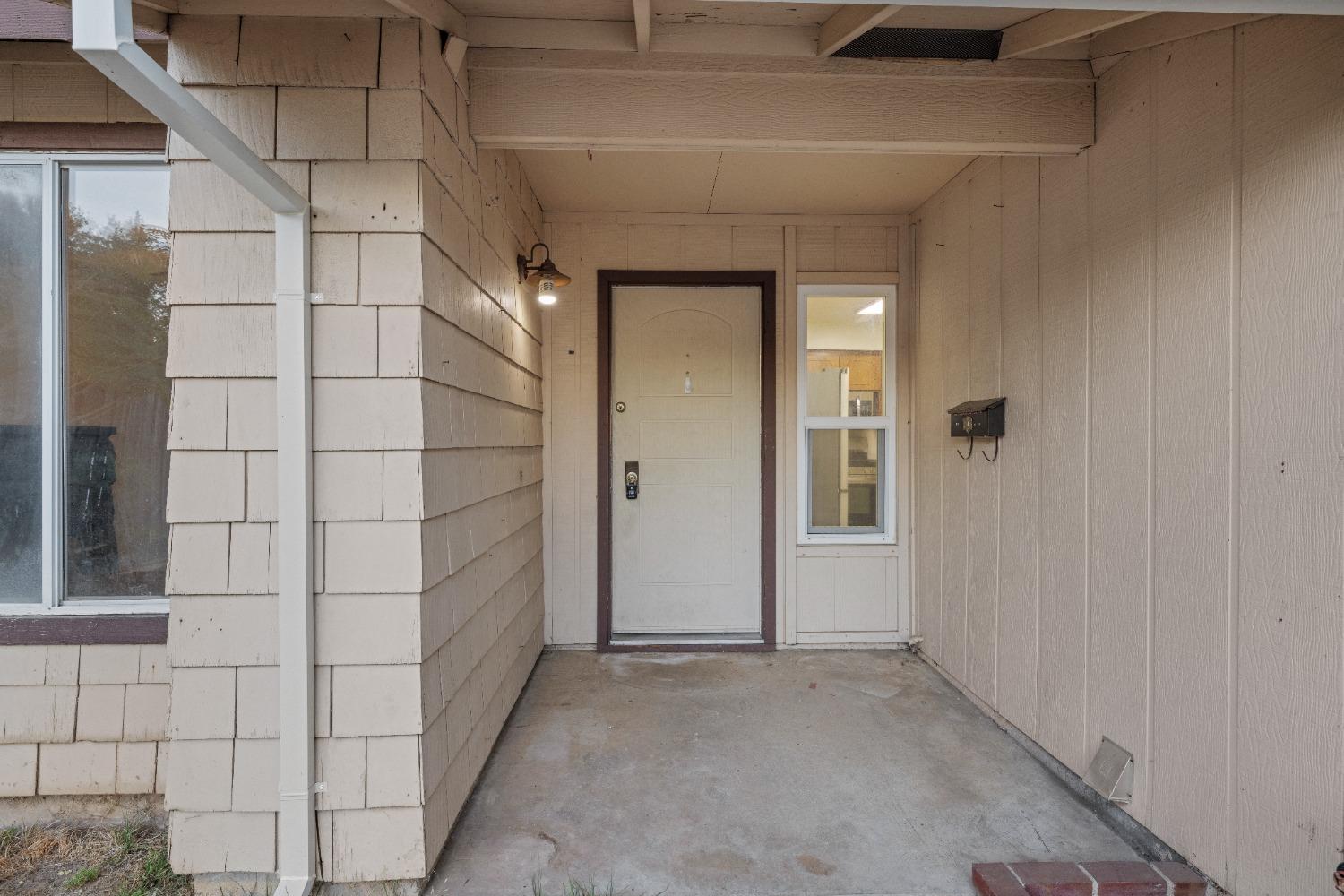 Detail Gallery Image 5 of 35 For 6728 Donerail Dr, Sacramento,  CA 95842 - 3 Beds | 2 Baths