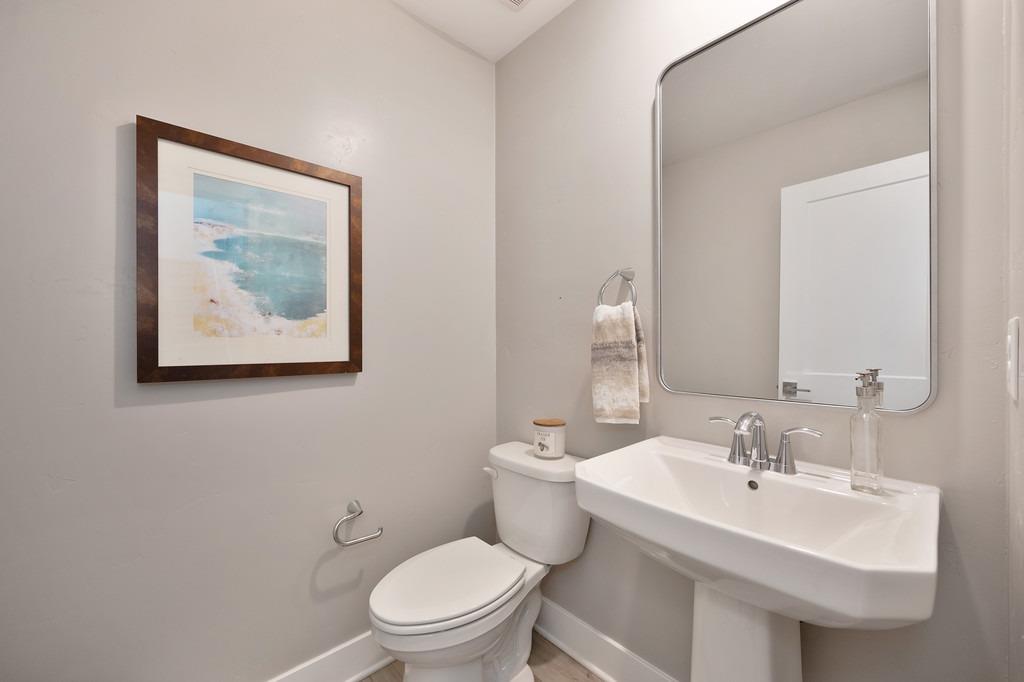 Detail Gallery Image 28 of 87 For 157 Fischbacher St, Sacramento,  CA 95816 - 3 Beds | 2/1 Baths