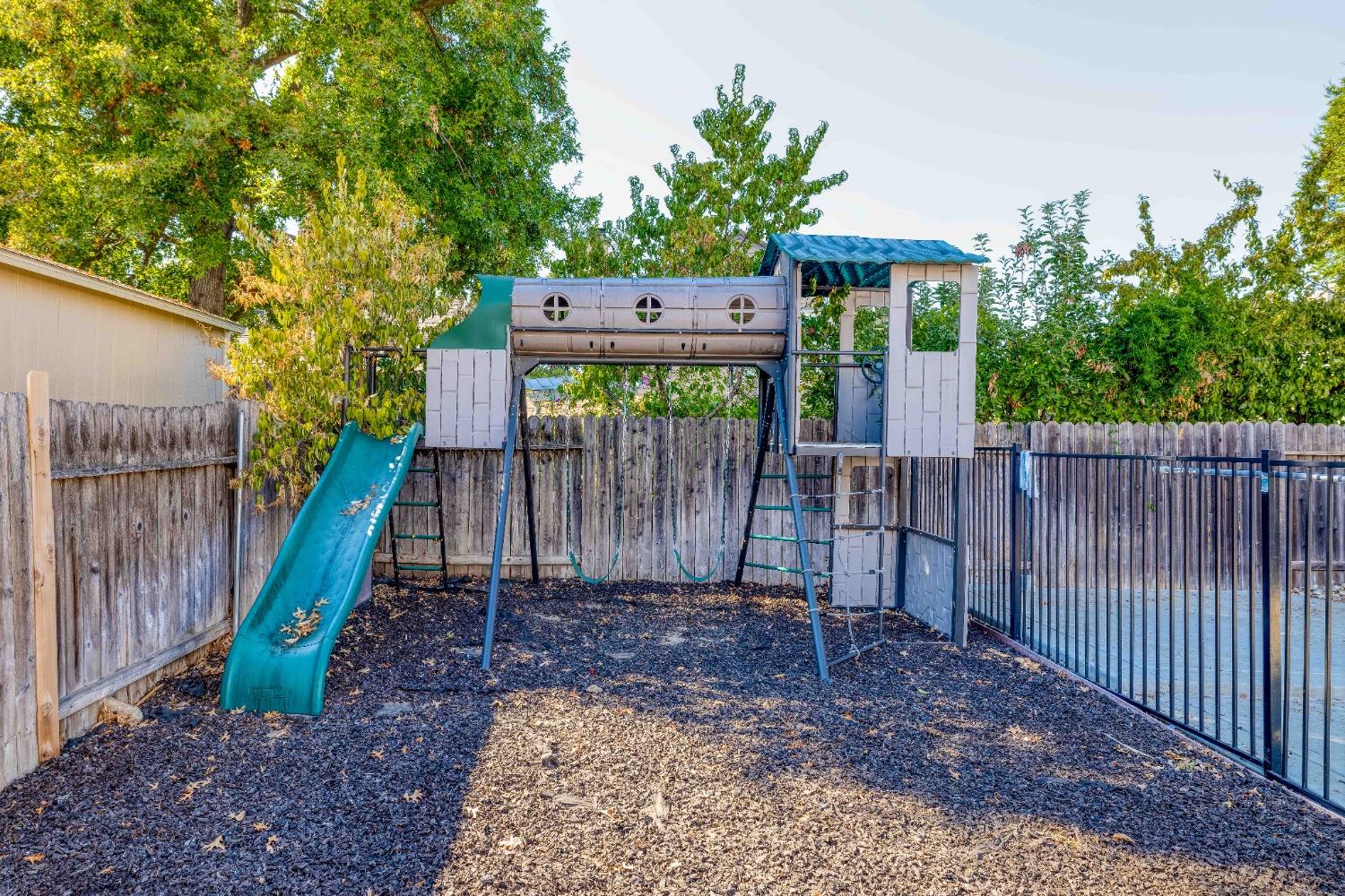 Detail Gallery Image 27 of 34 For 8259 Westport Cir, Sacramento,  CA 95828 - 3 Beds | 2/1 Baths