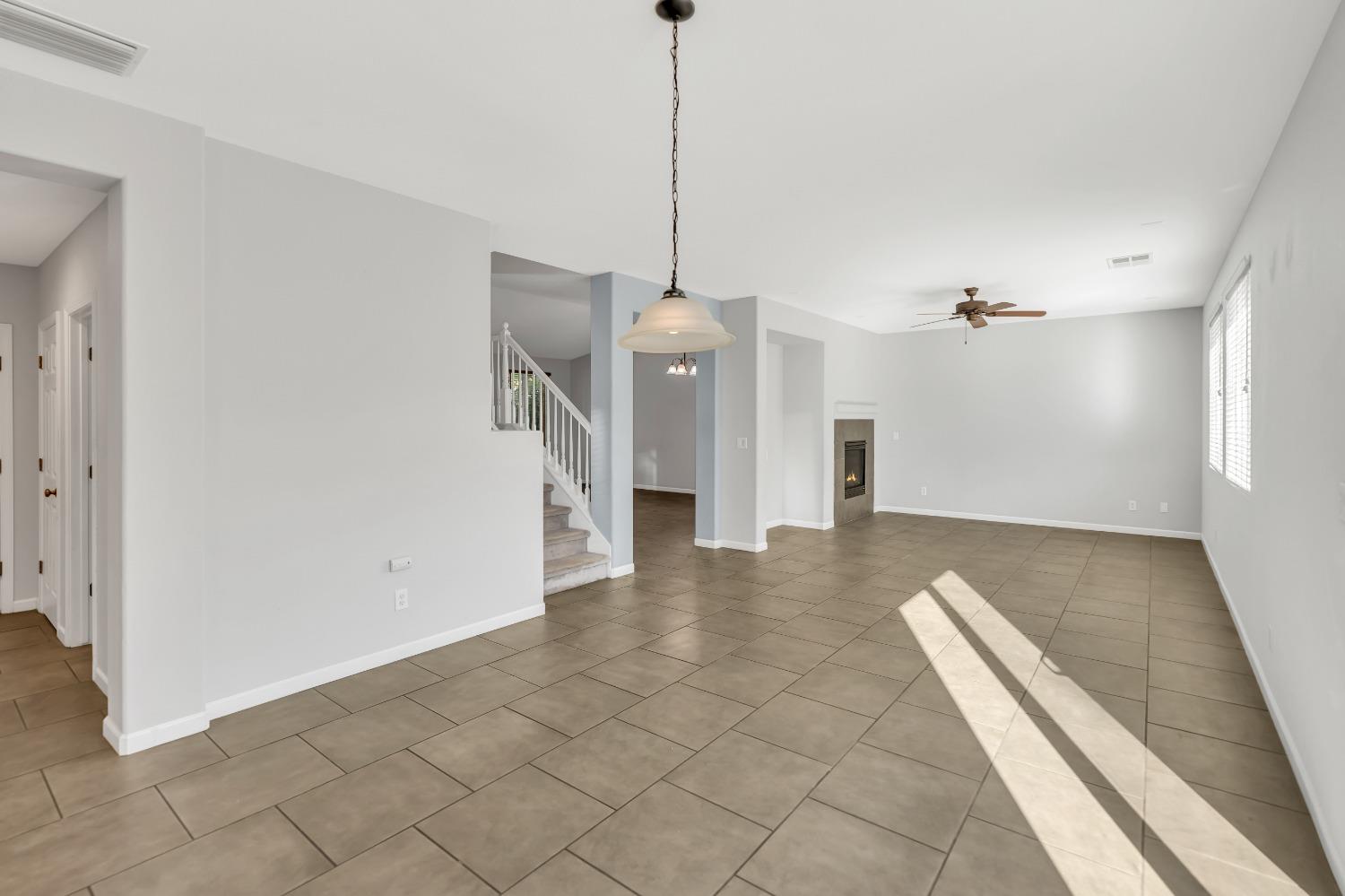 Detail Gallery Image 16 of 60 For 1836 Delouch Dr, Lincoln,  CA 95648 - 4 Beds | 2/1 Baths