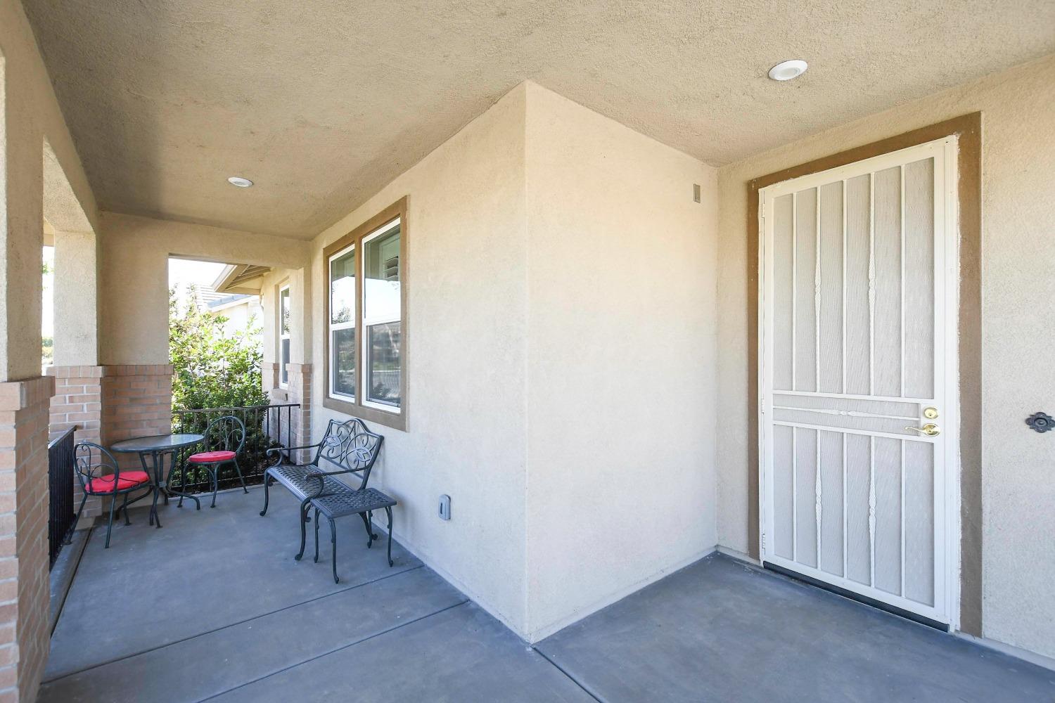 Detail Gallery Image 2 of 52 For 2204 Motta St, Woodland,  CA 95776 - 4 Beds | 2/1 Baths