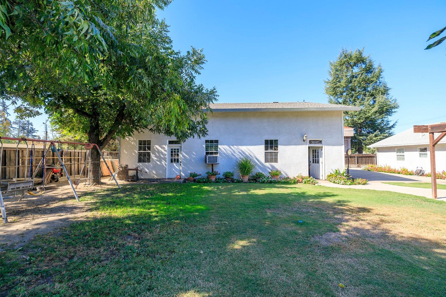 Detail Gallery Image 3 of 49 For 940 E Minnesota Ave, Turlock,  CA 95382 - 3 Beds | 3/1 Baths