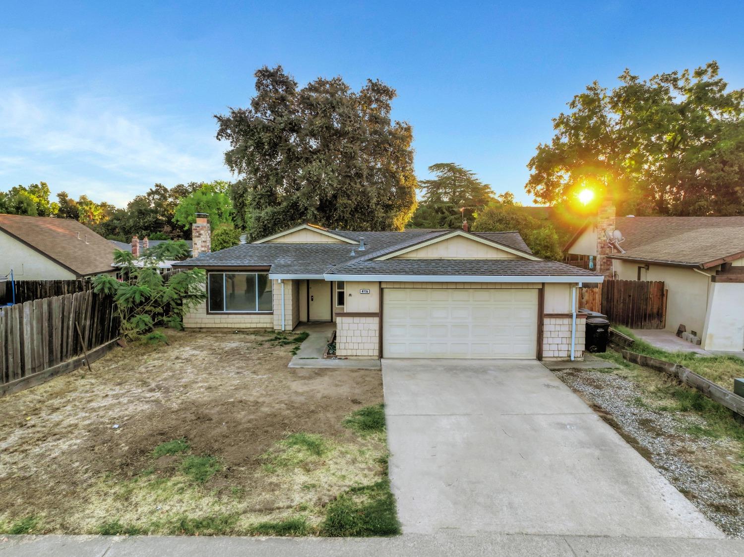 Detail Gallery Image 2 of 35 For 6728 Donerail Dr, Sacramento,  CA 95842 - 3 Beds | 2 Baths