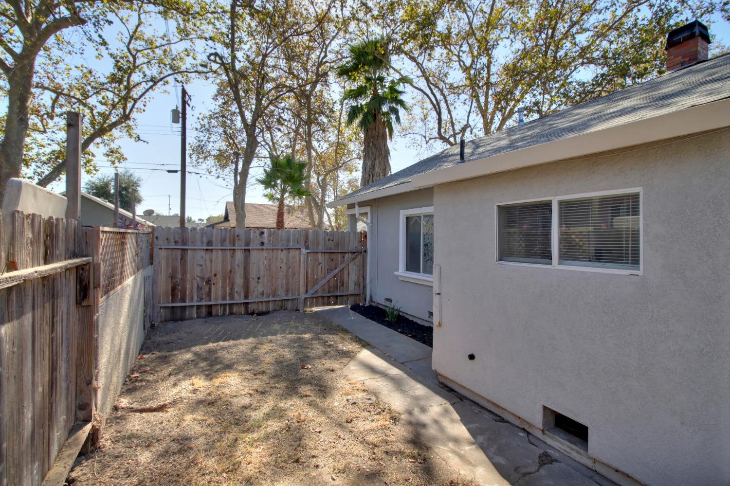 Detail Gallery Image 35 of 38 For 845 Price Ct, Sacramento,  CA 95815 - 2 Beds | 1 Baths