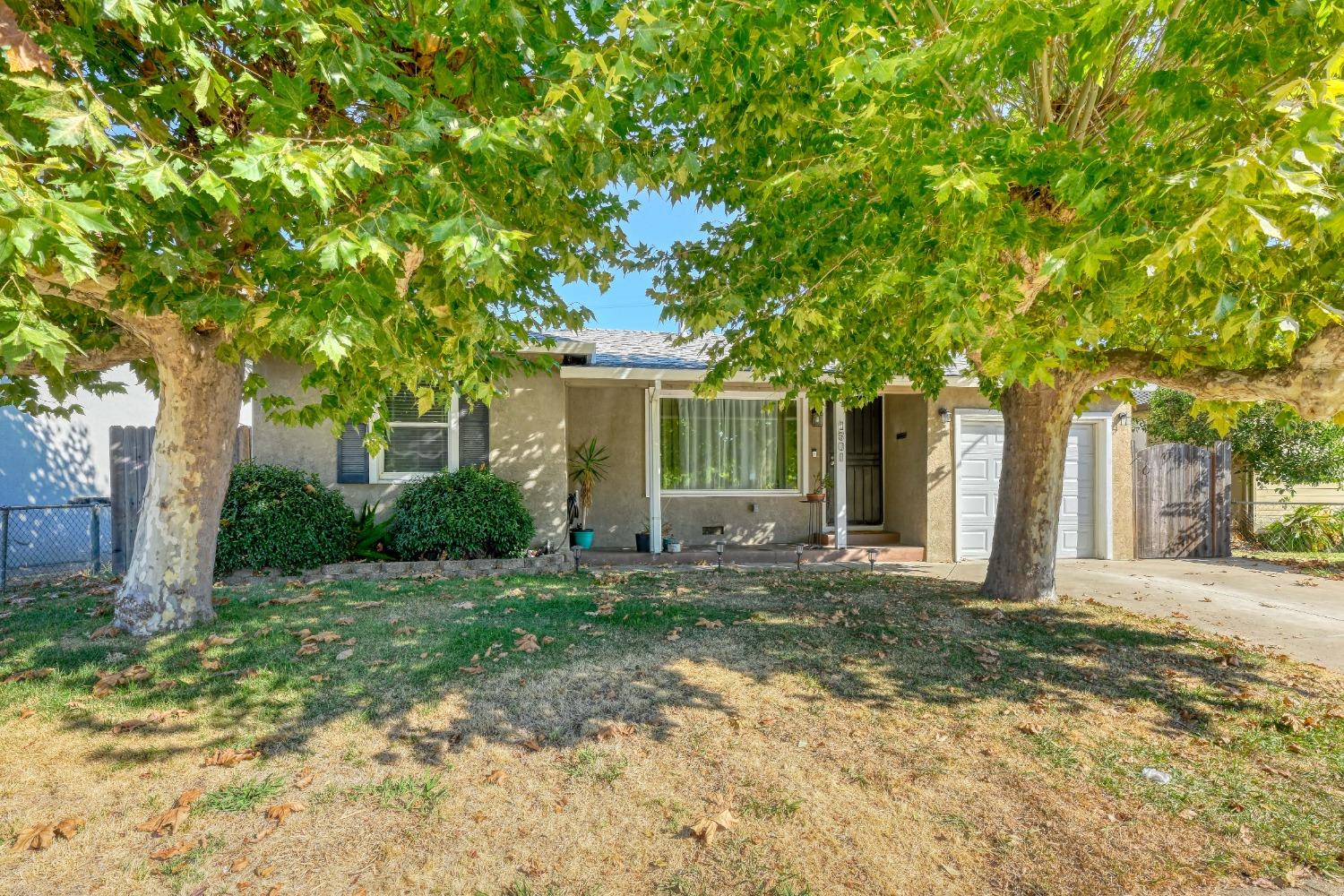 Detail Gallery Image 33 of 34 For 1501 London St, Sacramento,  CA 95822 - 2 Beds | 1 Baths