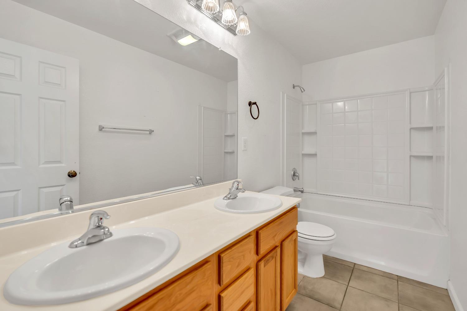 Detail Gallery Image 31 of 60 For 1836 Delouch Dr, Lincoln,  CA 95648 - 4 Beds | 2/1 Baths