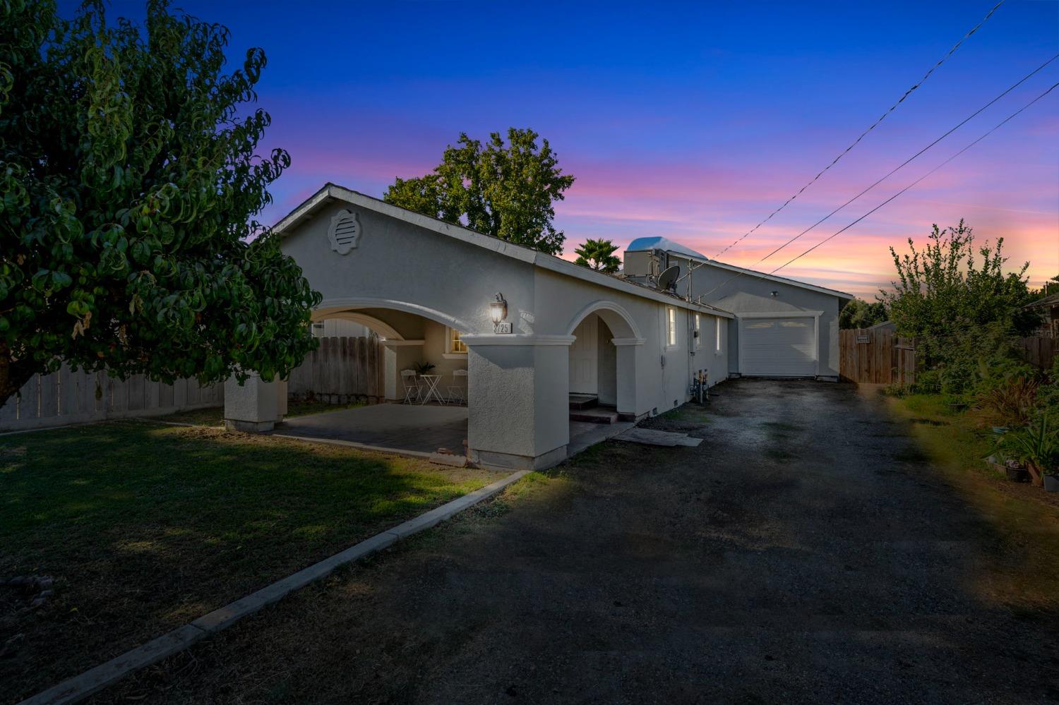 Detail Gallery Image 2 of 32 For 3725 Merced Ave, Denair,  CA 95316 - 3 Beds | 2 Baths