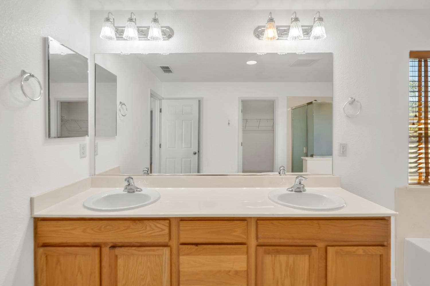 Detail Gallery Image 45 of 60 For 1836 Delouch Dr, Lincoln,  CA 95648 - 4 Beds | 2/1 Baths