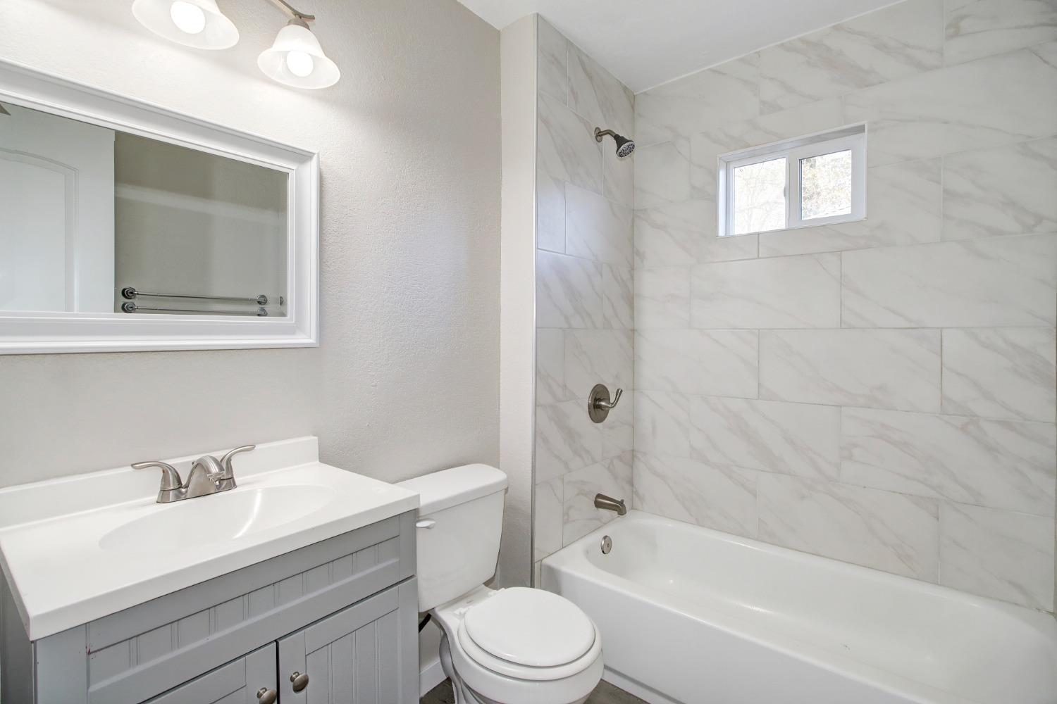 Detail Gallery Image 19 of 38 For 845 Price Ct, Sacramento,  CA 95815 - 2 Beds | 1 Baths