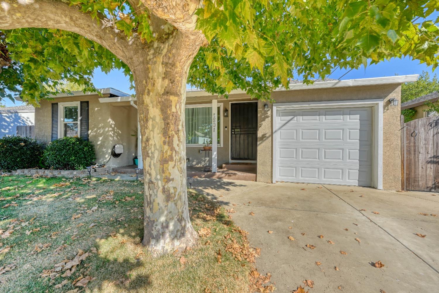 Detail Gallery Image 32 of 34 For 1501 London St, Sacramento,  CA 95822 - 2 Beds | 1 Baths