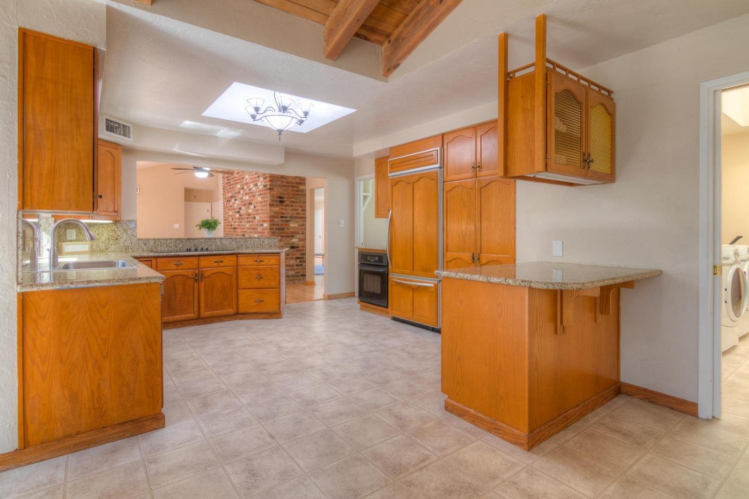 Detail Gallery Image 38 of 83 For 5400 Valhalla Dr, Carmichael,  CA 95608 - 3 Beds | 2/1 Baths