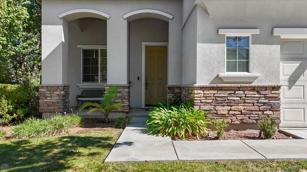 Detail Gallery Image 5 of 51 For 4608 Bonsai Ave, Tracy,  CA 95377 - 3 Beds | 2/1 Baths