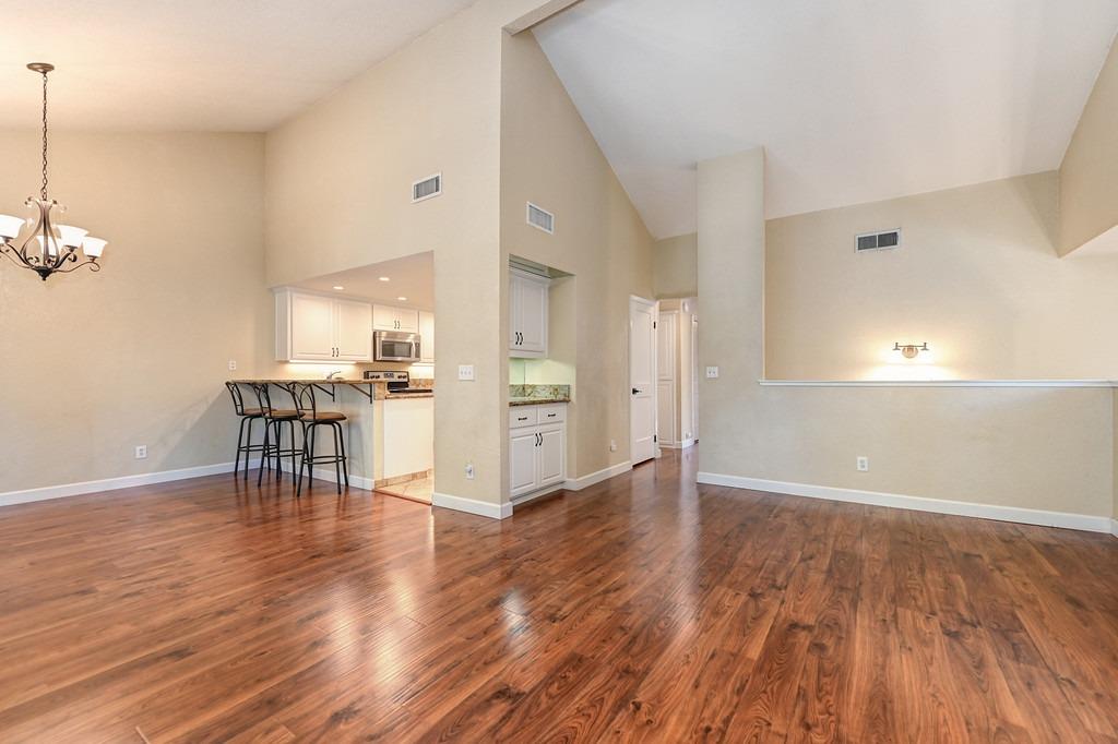 Photo #8: 224081186 Listing 