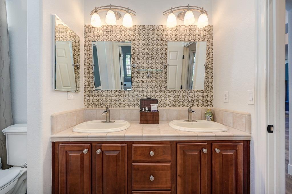 Detail Gallery Image 26 of 53 For 1580 Ridge Creek Way, Roseville,  CA 95661 - 5 Beds | 3/1 Baths